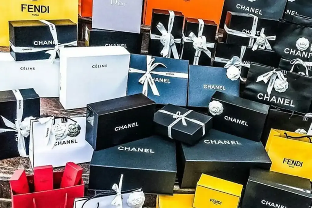 همکاری در فروش کالاهای لوکس